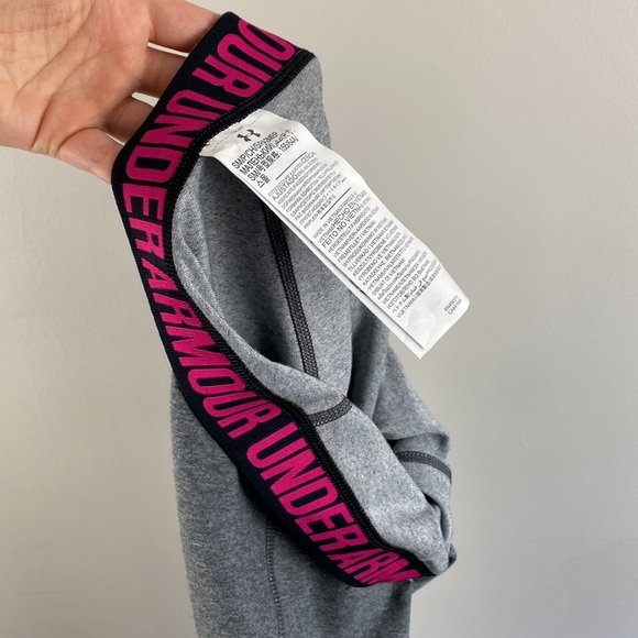 NWT New with Tags UNDER ARMOUR FAVORITE WORDMARK CAPRI WOMEN'S Size Small - Picture 16 of 16